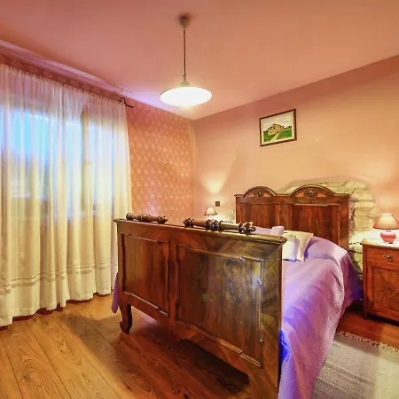 펜션 Modern In Porec With Swimming Pool *